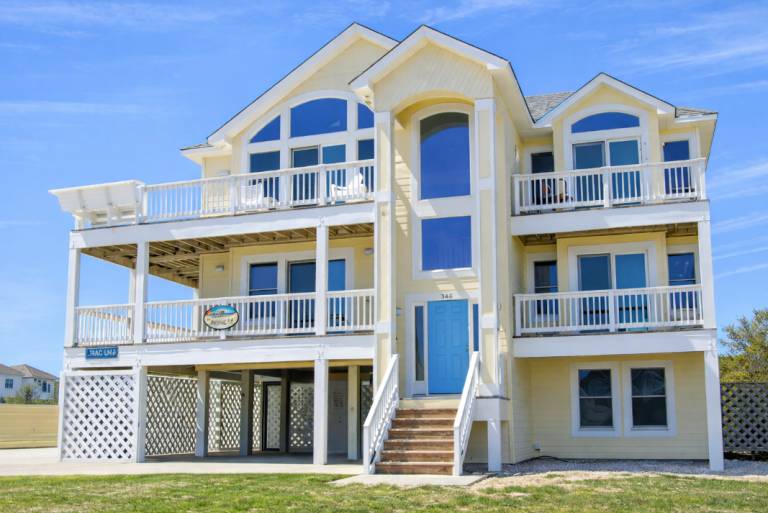ONLY 500 feet to beach with views of ocean and sound! Pool, HotTub, Pets — photo 2