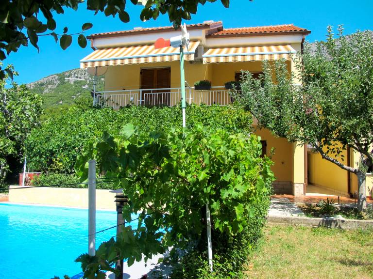 Beautiful holiday apartment with private pool, grill & terrace | Pets are welcome — photo 5