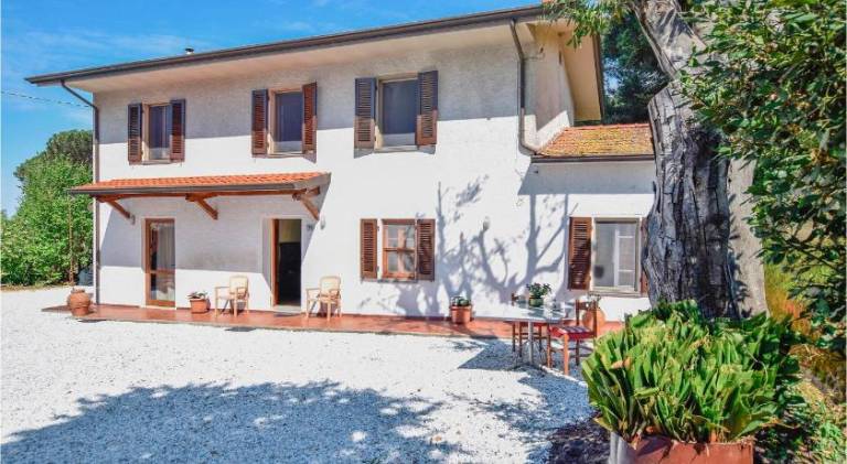 Fully equipped nice house with yard & private pool | Pets allowed — photo 3