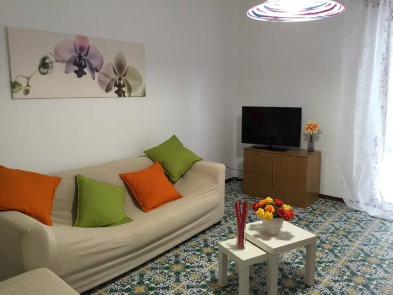 Family-oriented rental apartment with garden, private pool & terrace | Pets allowed — photo 5