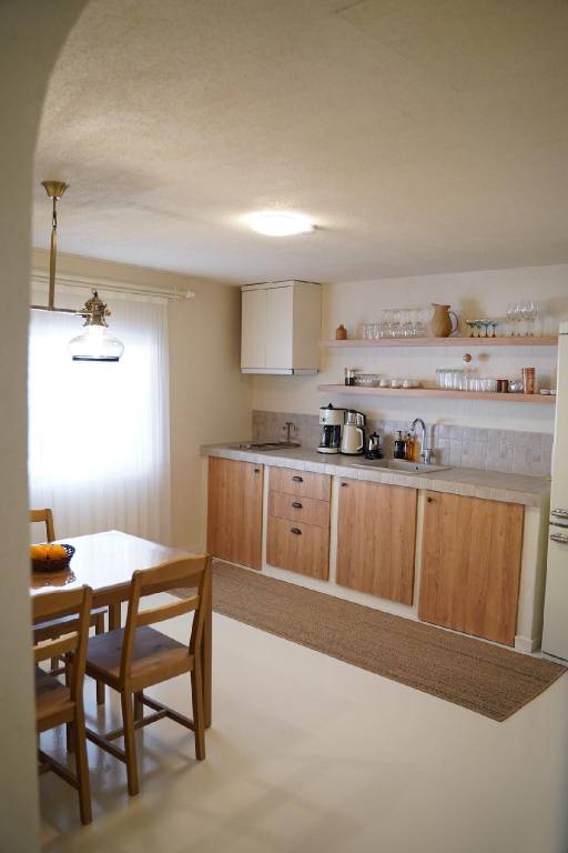 Vacation home with yard & grill — photo 3