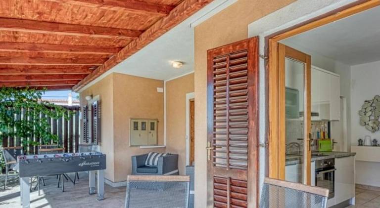 Vacation home with pool — photo 3