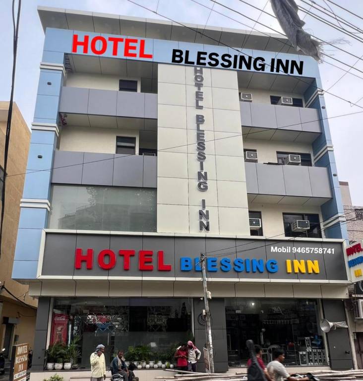 Hotel Blessing Inn