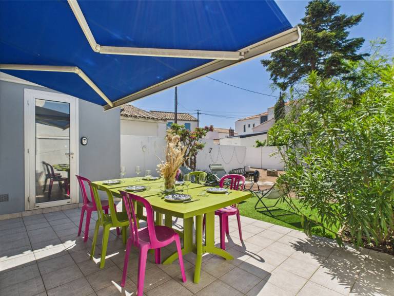 House with yard, terrace & barbecue — photo 2