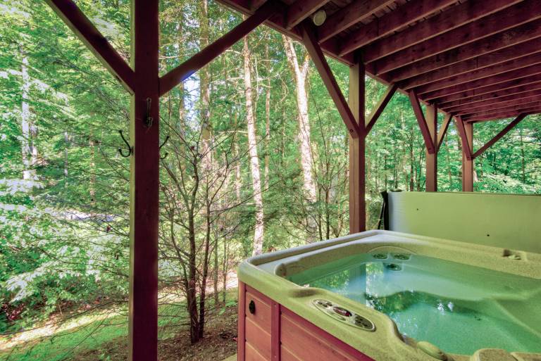 Little Creek Lodge - Creek side Valle Crucis cabin with Hot Tub Minutes to Boone! — photo 5