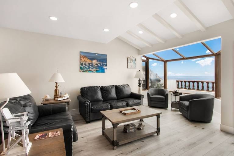 Condo Avalon
