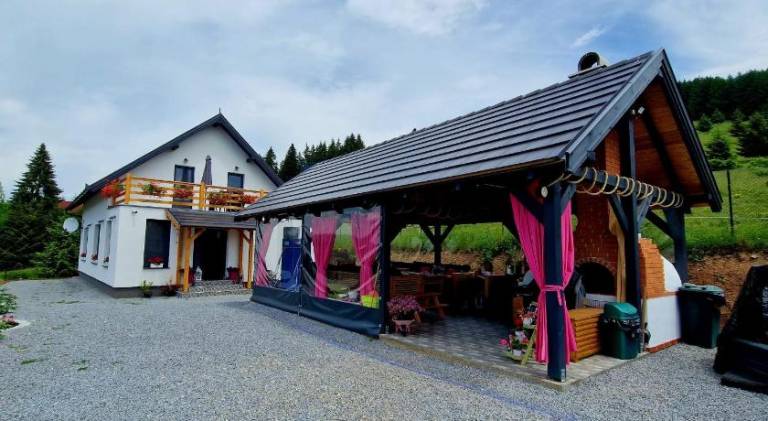 180 m&sup2; Ferienhaus