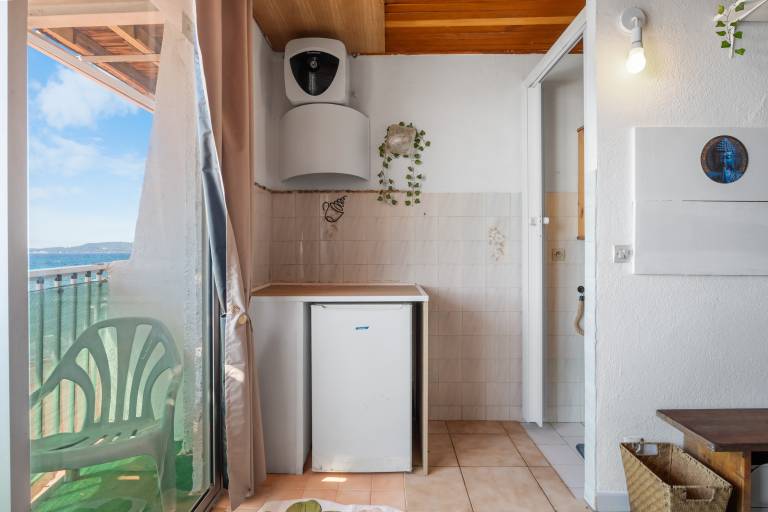 Cabanon "Jeux de boules 3" with Sea View — photo 4