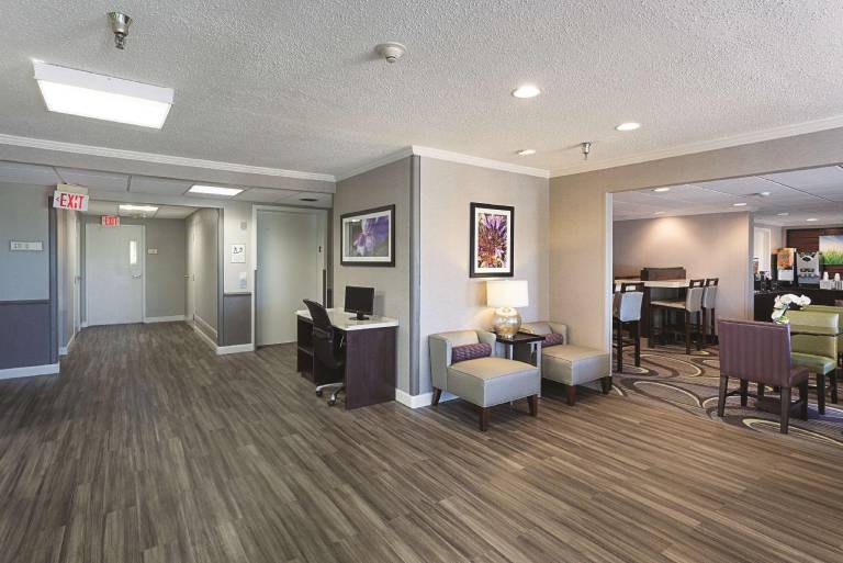 La Quinta Inn & Suites by Wyndham Baton Rouge Siegen Lane — photo 5