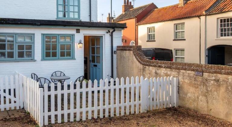 House with 2 rooms for 5 persons — photo 4