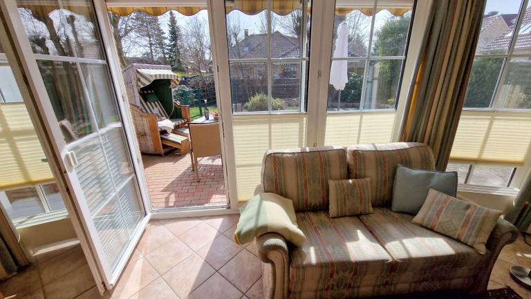 Rental apartment with patio — photo 5