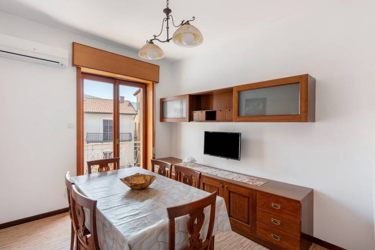 Holiday apartment with fast internet | City view — photo 3