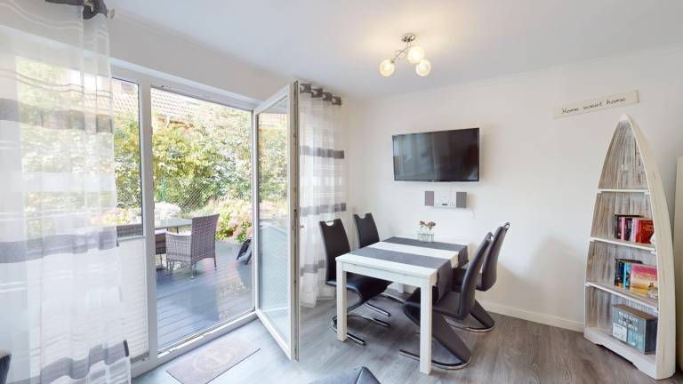 Helle, moderne 4-Personen Ferienwohnung "Möwe" in strandnaher Lage mit Terrasse — photo 4