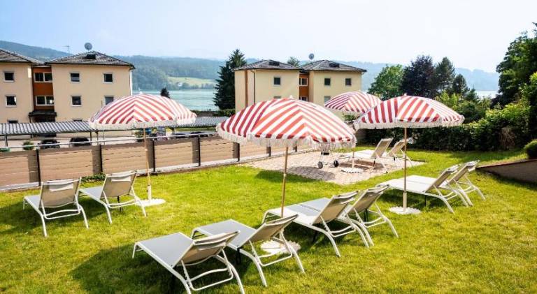 Pleasant rental apartment with terrace & yard | Dogs allowed in Poertschach am Woerthersee