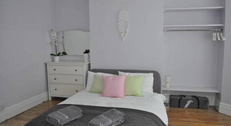 Beautiful large victorian waterfront house — photo 2