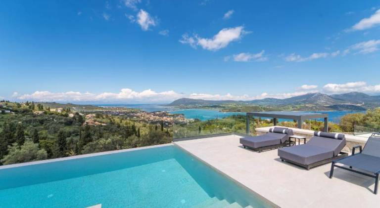 Villa with garden, private pool & patio in Lefkada