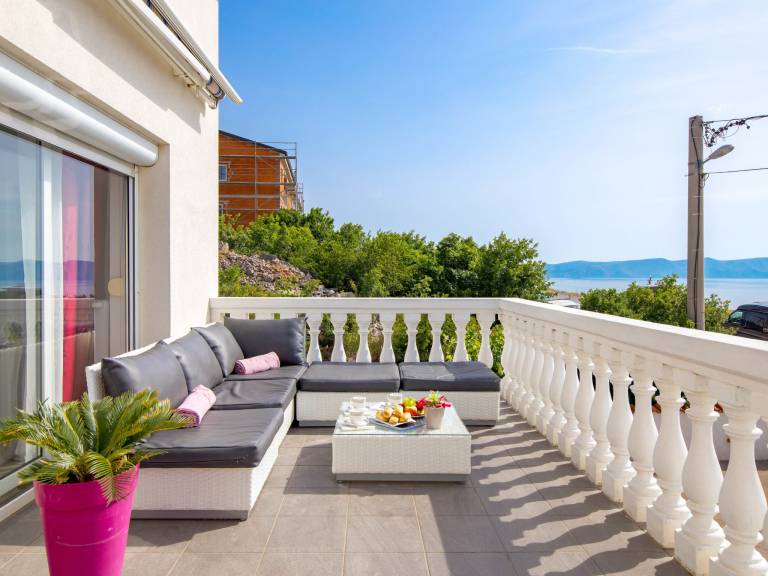 Vacation home with private pool, garden & patio | Sea view — photo 5