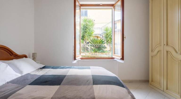 Holiday apartment with terrace — photo 2
