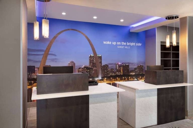 La Quinta Inn & Suites by Wyndham St Louis Route 66