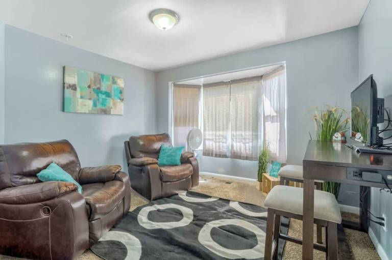 3BD Dog Friendly Mid-Term Corporate Rental — photo 3