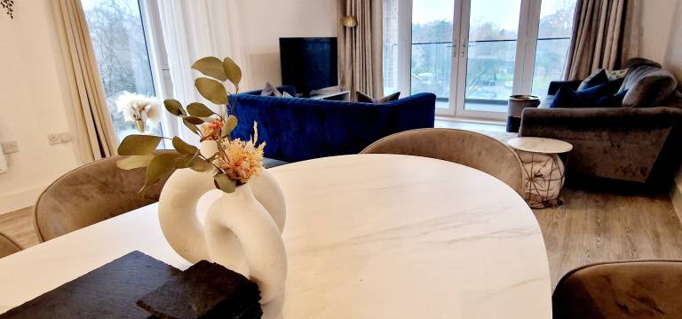 Apartment Walton-on-Thames