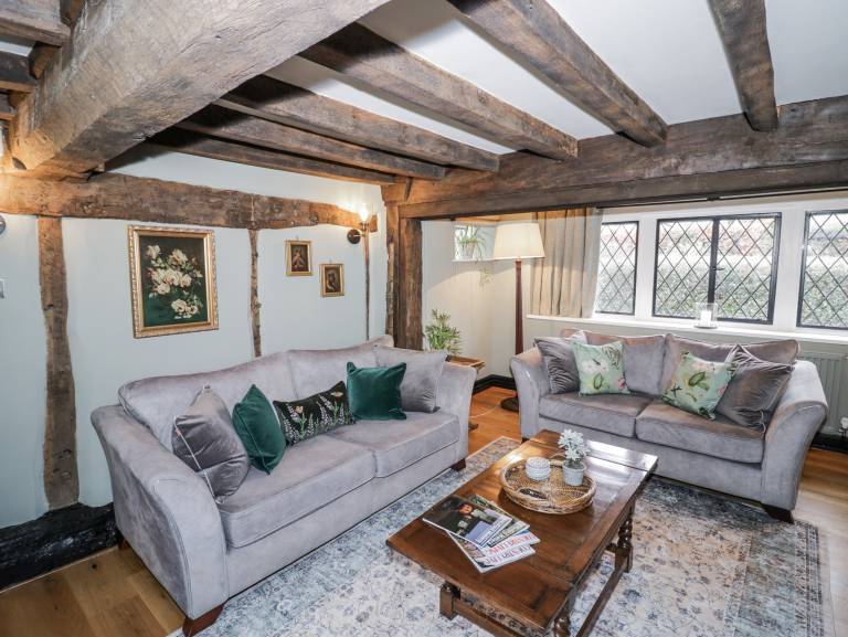 Fully equipped pleasant cottage with jacuzzi & garden | Pets allowed — photo 5