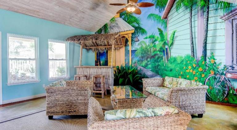 Vacation home with pool | Pet-friendly — photo 4