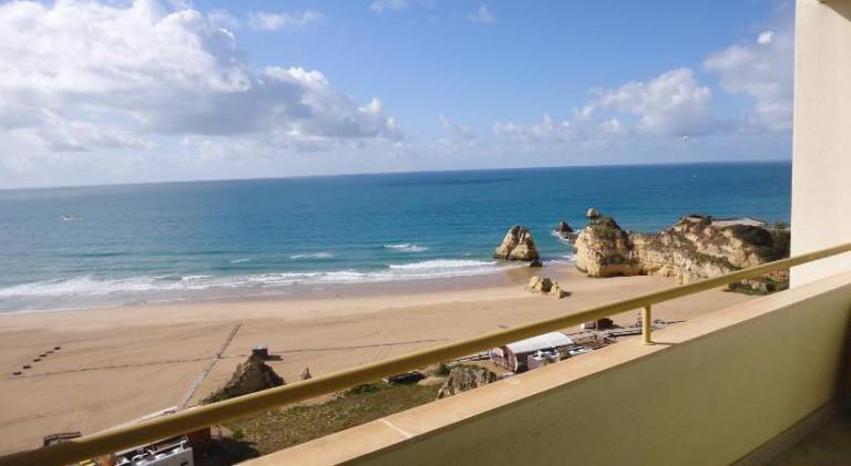 Apartment with pool, garden & patio in Portimão