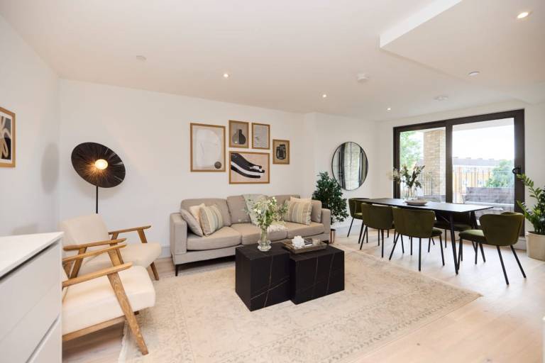 The South Wimbledon Escape Lovely 3BDR with Balcony