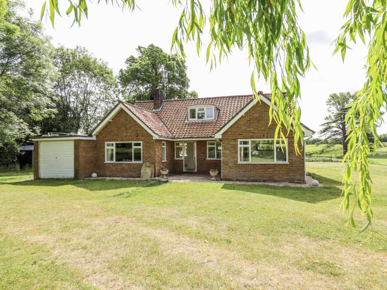 Cottage with garden in Alford