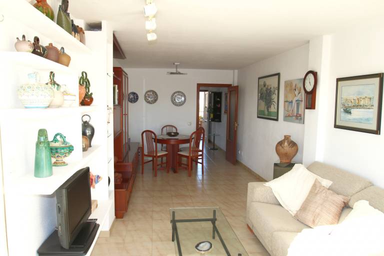 Holiday apartment with pool, patio & yard — photo 5