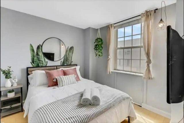 Renovated Rittenhouse 2BR, Washer Dryer — photo 2