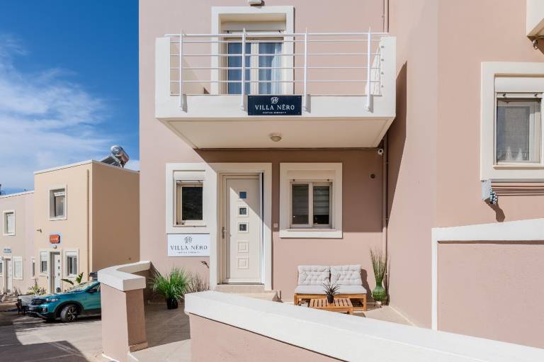 Villa with patio, garden & private pool in Rethymno