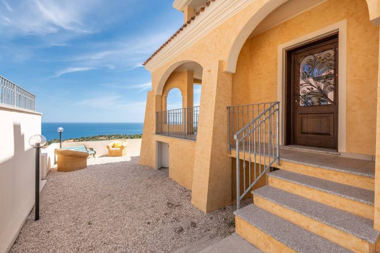 Fully equipped wonderful holiday apartment with patio & yard | Sea view | Dogs allowed — photo 5