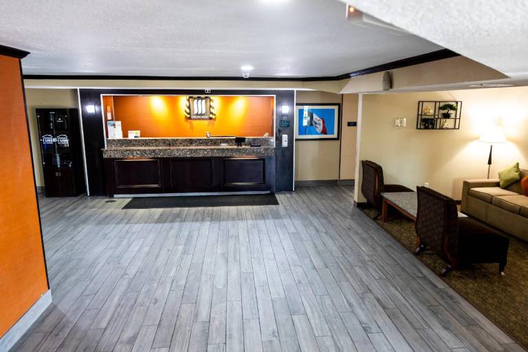 MainStay Suites Coralville - Iowa City — photo 3