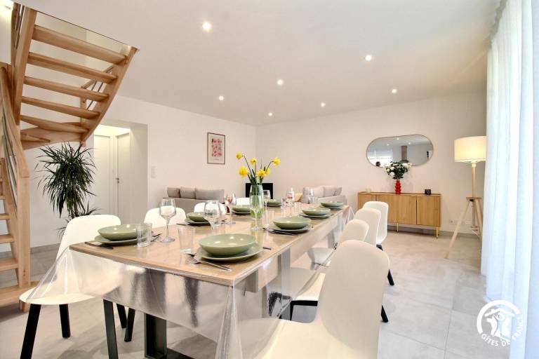 Gite with yard, terrace & barbecue in Vannes