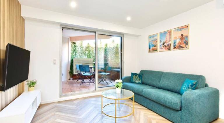 Apartment with terrace | Next to Castle Hill — photo 2