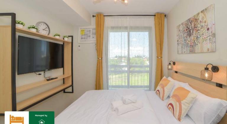 Holiday apartment with patio & pool | Suitable for remote work — photo 2