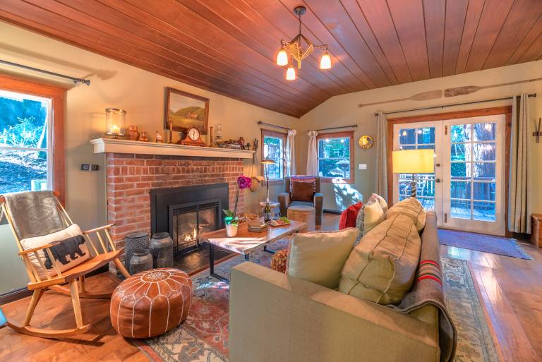 House with barbeque & hot tub | Mountain view — photo 4