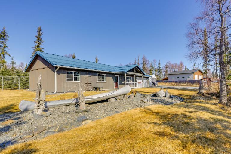 Yard Space w/ Fire Pit: Kenai Getaway! — photo 3