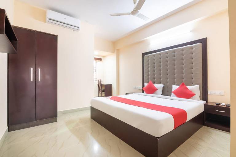 THE LEO GRAND HOTEL