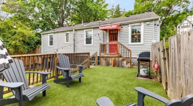 Vacation home with barbecue & yard — photo 3