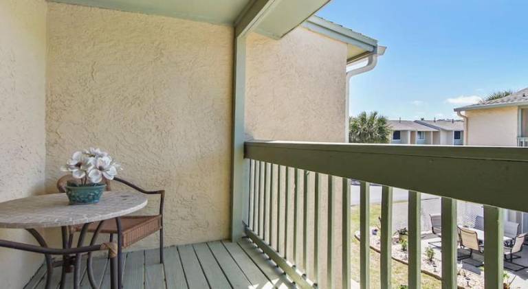 Vacation home with barbeque & private pool — photo 5