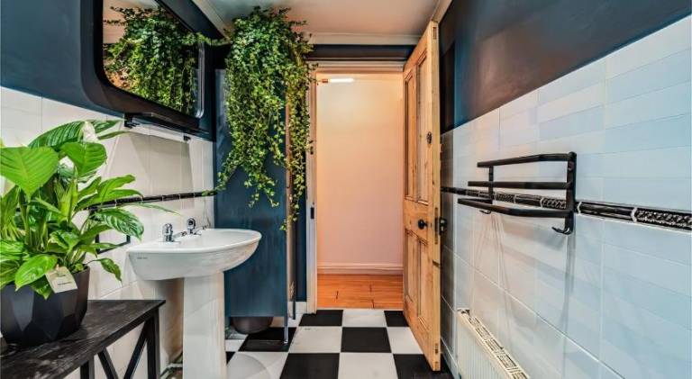 Apartment with garden — photo 4
