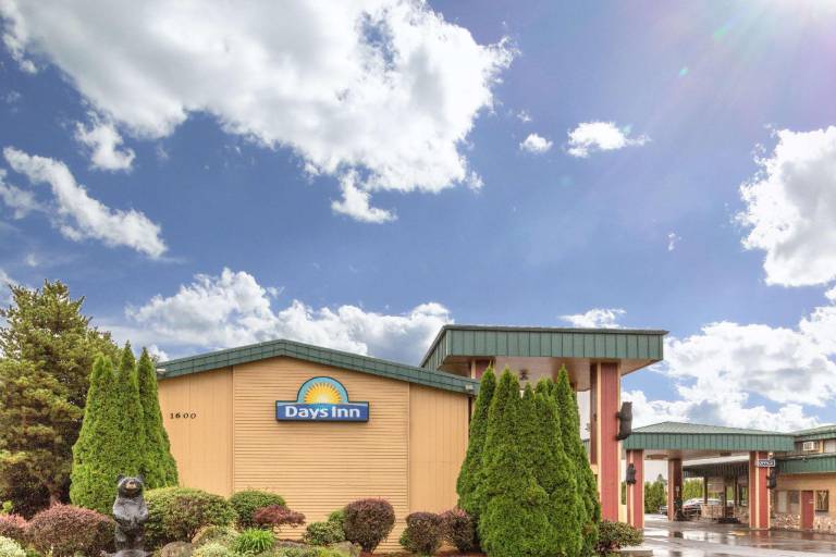 Days Inn by Wyndham Black Bear — photo 3