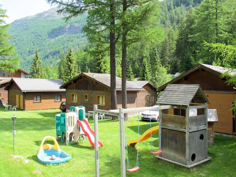 Vacation home with yard & terrace | Pet-friendly — photo 5