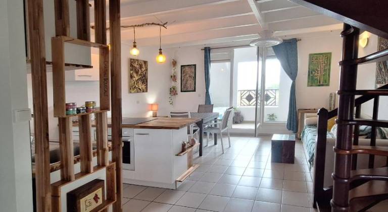 Holiday apartment with private pool & patio | Perfect for remote work | Pets allowed — photo 2