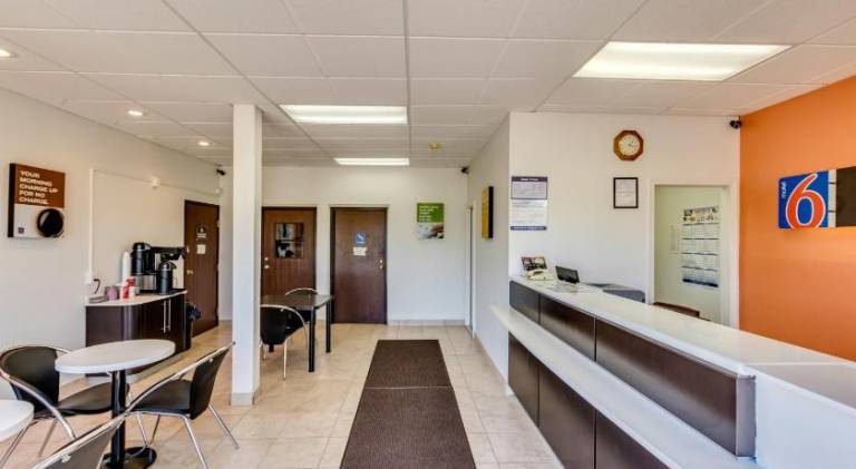 Motel 6 Albert Lea, MN — photo 3