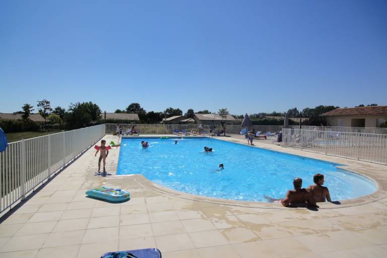 Villa with grill, yard & pool — photo 2