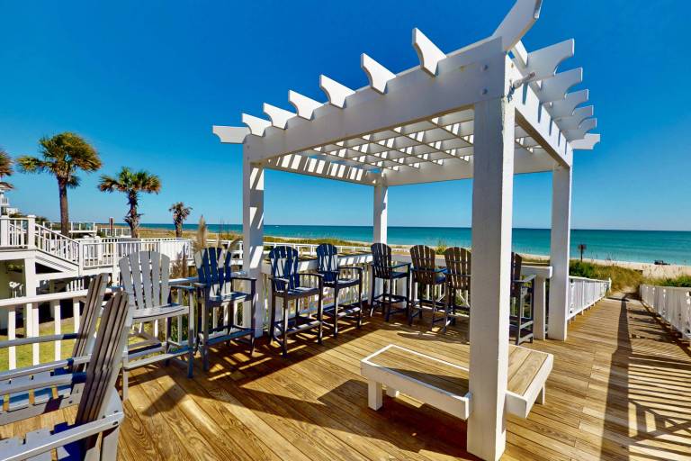 Family-oriented lovely vacation home with pool & grill | City view | Next to the beach | Pet-friendly — photo 5